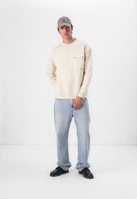 Barbour LEAZES CREW NECK  - Sweatshirt - ecru