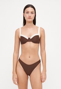 Abercrombie & Fitch High-Leg Cheeky Bottom - Spodní díl bikin - chicory coffee