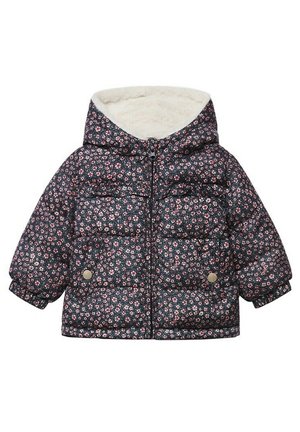 Veste rembourrée à capuche pour enfant avec fond noir et petit motif floral rose, fermeture éclair devant, poches à pression et doublure en polaire beige dans la capuche.