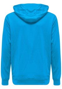 Hoodie w jednolitym jasnoniebieskim materiale o gładkiej fakturze, z długimi rękawami i prostym dołem, bez widocznych logo ani wzorów.