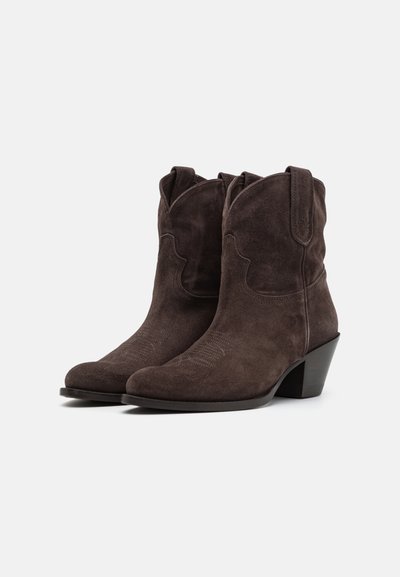 ralph lauren santiags