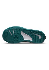 Nike Performance OMNI MULTI COURT UNISEX - Sapatilhas - black/barely volt brt spruce-white