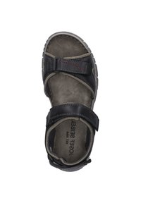 Czarne skórzane sandały z szarymi akcentami, regulowanymi paskami i wyściełanym wnętrzem. Posiadają teksturowaną górę i gumową podeszwę.