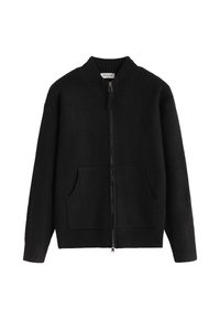 Pull noir en maille côtelée avec fermeture éclair, col montant, poches avant et coupe droite. Texture douce et style polyvalent.