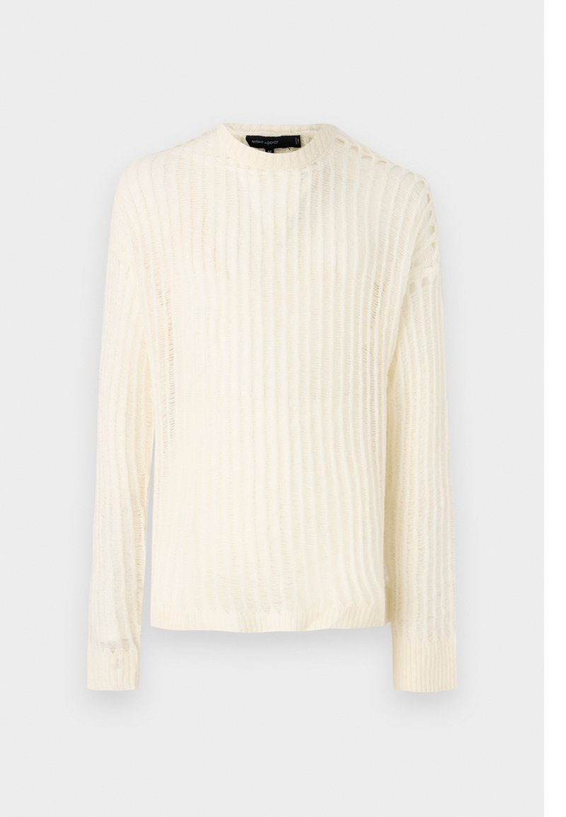 Weißer Pullover mit langen Ärmeln, strukturiertem Rippenmuster, Rundhalsausschnitt und leicht lockerer Passform. Hergestellt aus einem leichten, weichen Material.