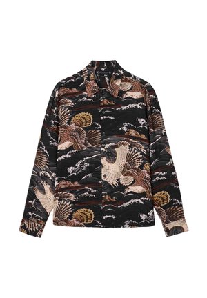 Schwarzes Langarmhemd mit Knopfleiste, braunen und beigen Adler- und Wellenmustern, offenem Kragen und geradem Saum.