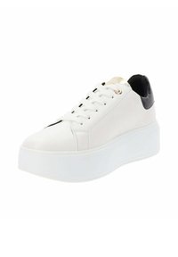 Białe skórzane sneakersy z platformą, czarnym akcentem na pięcie i złotymi oczkami. Posiadają okrągły czubek i sznurowane zapięcie.