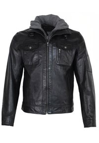 Schwarze Lederjacke mit grauem Kapuzen. Verfügt über zwei Brusttaschen, einen Reißverschluss vorne und ein schlankes, tailliertes Design. Glatte Textur.