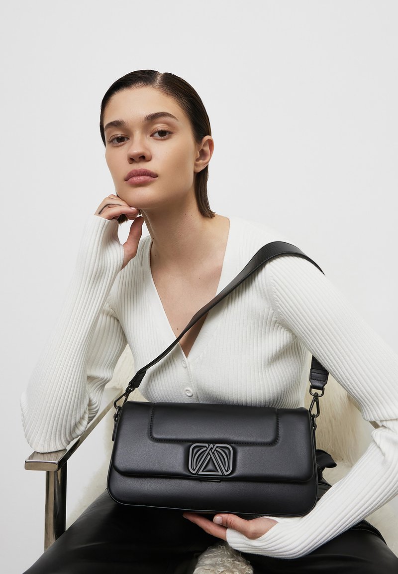 Ekonika Across body bag black Zalando