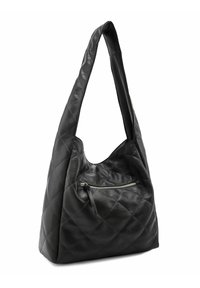 Zwarte leren handtas met een gewatteerd ontwerp, een gebogen vorm en een voorvak met rits. Zachte textuur met een enkele brede schouderriem.
