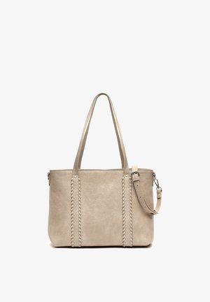 Bež torba za nošenje s dva gornja rukohvata, ukrasnim ispletenim vertikalnim trakama i podesivim odvojivim remenom za rame s metalnom kopčom.