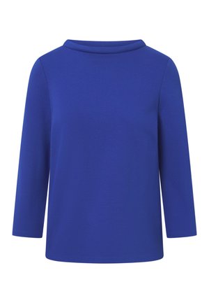 Modrá bavlněná blůza s kulatým výstřihem, tříčtvrtečními rukávy a hladkým povrchem. Jednoduchý design, bez vzorů nebo akcentů.