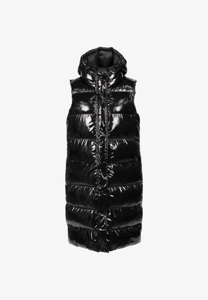 Chaleco acolchado negro largo y brillante sin mangas, con un alto cuello acolchado, cremallera frontal y botones de presión.