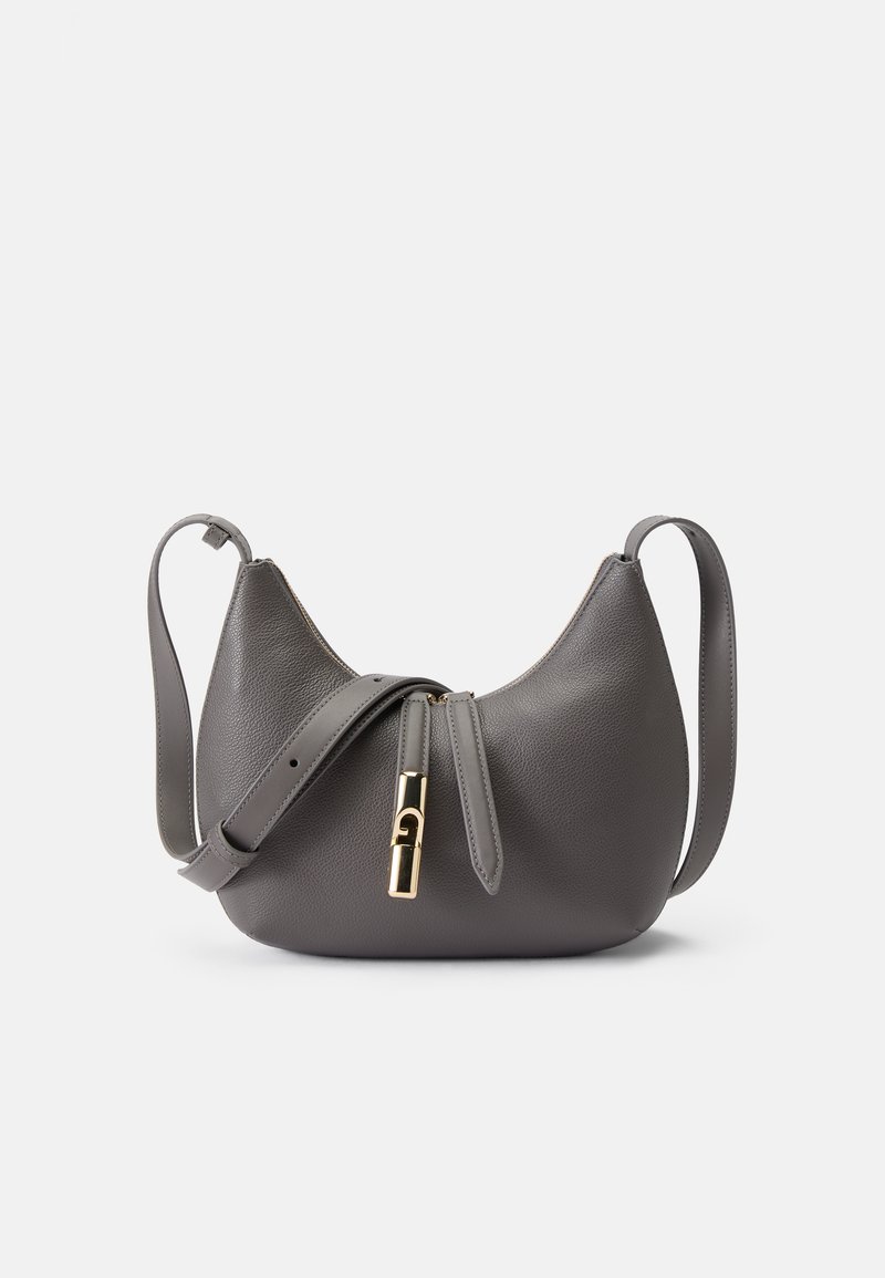 Borsa a spalla in pelle grigia con forma curva, dotata di una zip in tonalità oro e una tracolla sottile e regolabile. Texture liscia con accenti minimi.