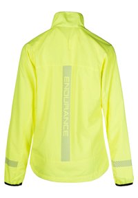 Světlá žlutá bunda s vysokým límcem a reflexními prvky. Obsahuje centrální logo a tečkovaný vzor vzadu pro lepší viditelnost.