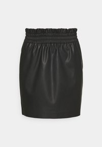 Jupe mini en cuir noir avec une ceinture élastique, présentant une texture lisse et un subtil éclat, conçue pour un silhouette ajustée.
