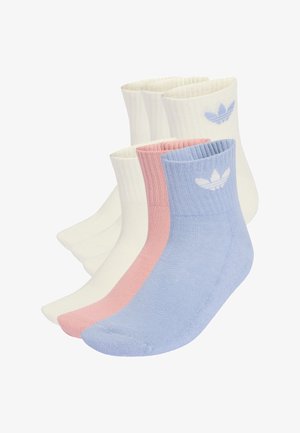 Seks par ankelsokker i pastel farver: to hvide, to lyserøde og to lyseblå, hver med et hvidt logo nær kanten.