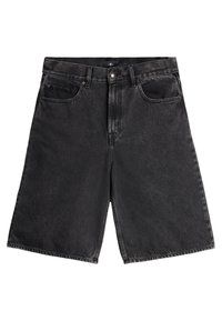 Shorts in denim nero con vestibilità ampia, design a cinque tasche, zip frontale con chiusura a bottone e texture sbiadita per un aspetto vissuto.