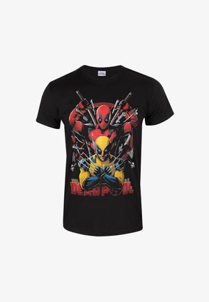 Sort bomulds T-shirt med grafik af Deadpool og Wolverine, livlige farver og detaljer som sværd samt teksten "DEADPOOL."