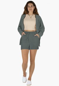 Normani SET - Shorts - anthrazit