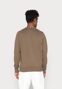 Tommy Hilfiger CREW NECK  - Camisola - faded military