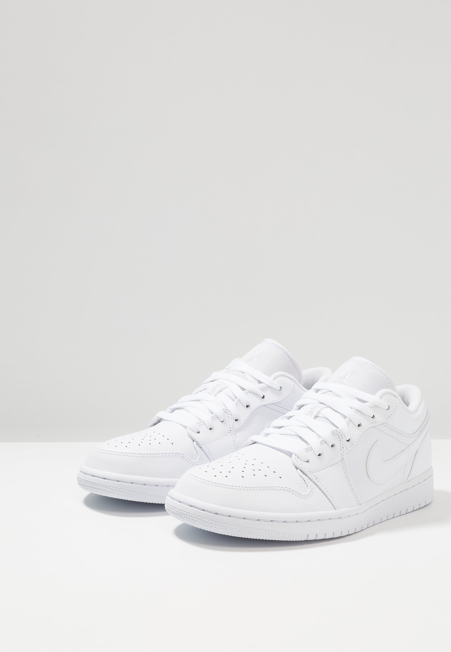 shoes jordan white