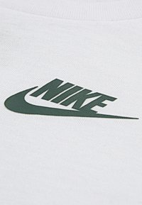 Nike Sportswear CLUB RINGLET - T-shirts med print - white