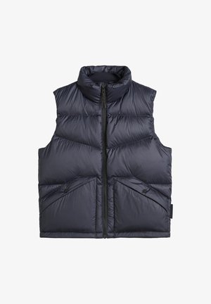 Navy puffer gilet met een hoge kraag, frontale rits sluiting en twee schuine zakken. Bevat gequiltte panelen en een gladde, glanzende textuur.