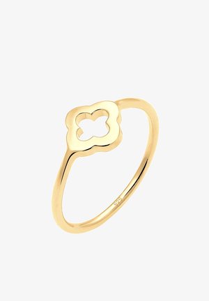 Guldplateret ring med et blomstermotiv i udskæring. Glat, afrundet ring med en poleret finish. Markeret "925" for sterlingsølv.
