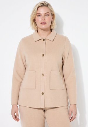Ulla Popken, FLEECE COLLARED CUT HEM JACKET - Forro polar - light brown