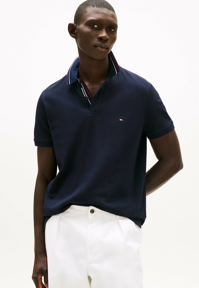 Tommy Hilfiger - REGULAR FIT TIPPED COLLAR - Polo - desert sky, Ingrandire