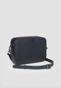 s.Oliver TAS - Umhängetasche - schwarz