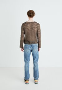 Thumbnail Image 4
