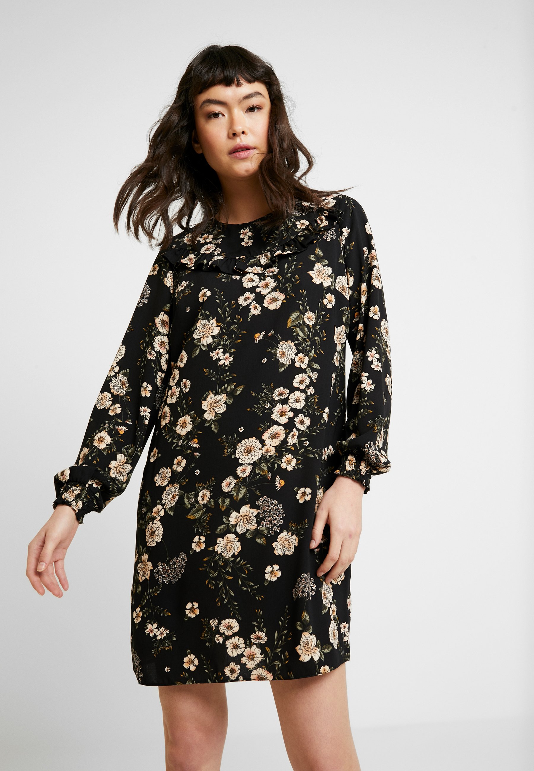 Dorothy Perkins online | Den nye kolleksjonen på Zalando Dorothy Perkins TIA FLORAL RUFFLE LONG SLEEVE DRESS - Kjole - green