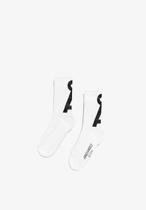 ARMEDANGELS, ARMEDANGELS SAAMUS SHORT UNISEX - Socks - white-black