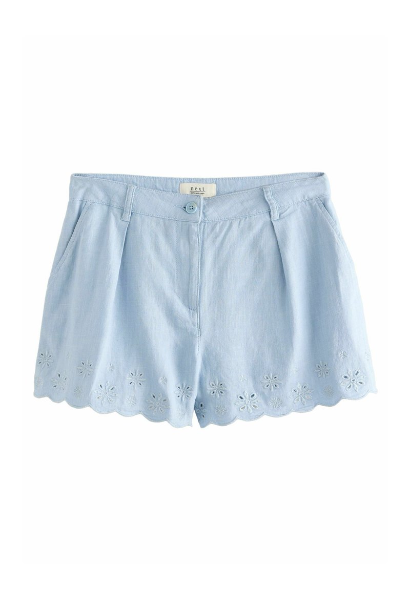 Shorts in cotone azzurro chiaro con orlo a scallop e ricami floreali, dotati di chiusura frontale con bottone e due tasche laterali.