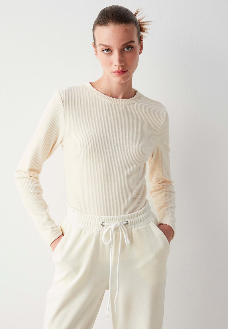IPEKYOL Below Hips Chunky Cardigan Sweat Femme IPEKYOL Below Hips Chunky Cardigan Sweat Femme
