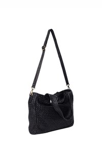 Borsa a tracolla in pelle intrecciata nera con una struttura morbida, doppi manici e una tracolla staccabile. Presenta dettagli in metallo dorato con finitura lucida.