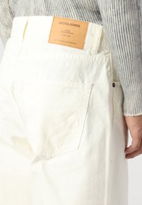 Jack & Jones JPSTALEX ORIGINAL  - Vrećaste traperice - antique white