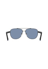 Occhiali da sole con montatura in metallo e lenti blu, caratterizzati da un design angolare. Templi neri texturizzati con accenti blu. Inclusi cuscinetti per il naso trasparenti.