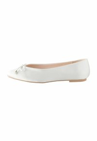 REGULAR FIT - FOREVER COMFORT WEDDING ROUND TOE BOW PEARL DETAIL WEDDING BALLET SHOES - Ballet pumps - ivory