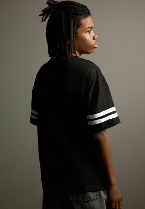SHORT SLEEVE GRAPHIC STANDARD - Majica kratkih rukava s printom - black varsity