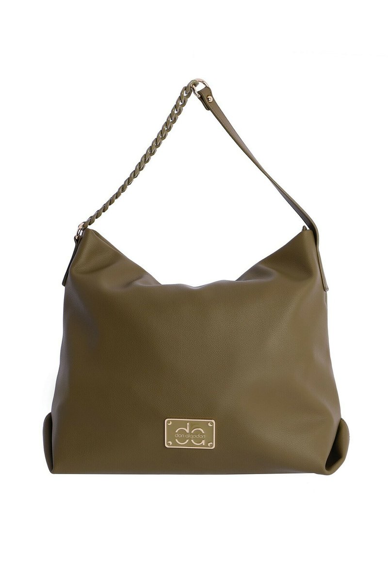 Bolso de mano de cuero sintético verde olivo con un diseño holgado, correa de cadena trenzada y una placa de logo dorada en el frente.