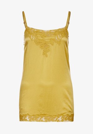Gele satijnen cami-top met kanten rand bij de halslijn en zoom, voorzien van verstelbare bandjes en een gladde, glanzende textuur.