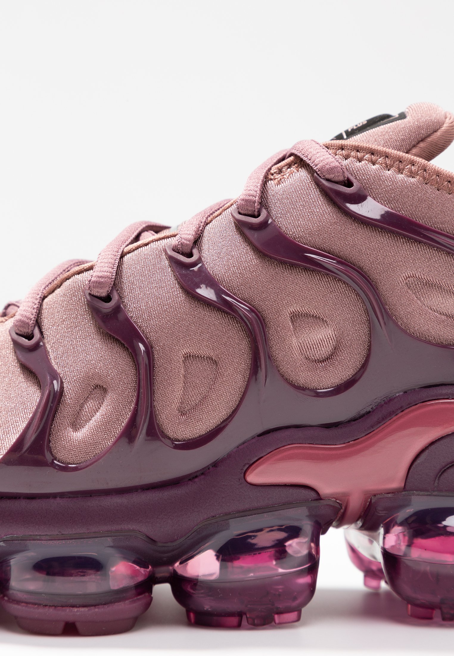 vapormax plus bordeaux
