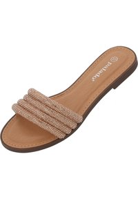 Sandalo piatto con una soletta in ecopelle marrone chiaro, caratterizzato da tre file di fasce testurizzate e arricciate in oro rosa. Suola in gomma marrone resistente.
