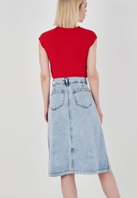 Herita BUTTONED STRAIGHT SLIT  - Jeanskjol - blue