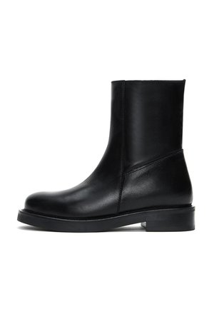 Classic ankle boots - black