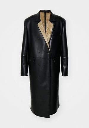 Manteau en cuir noir avec un design croisé, grand col à revers, doublure beige texturée et poches latérales.