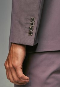 Next TAILORED FIT MOTIONFLEX STRETCH - Sakko - purple